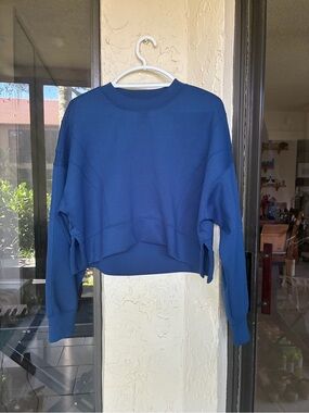 Cropped Crewneck Sweatshirt in Cobalt Blue